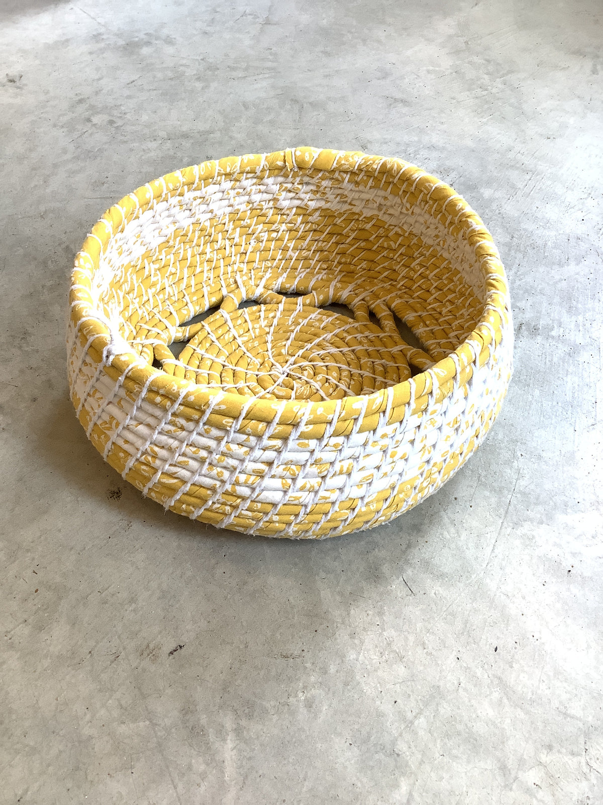 Paniers tissés à la main - tissus recyclés
