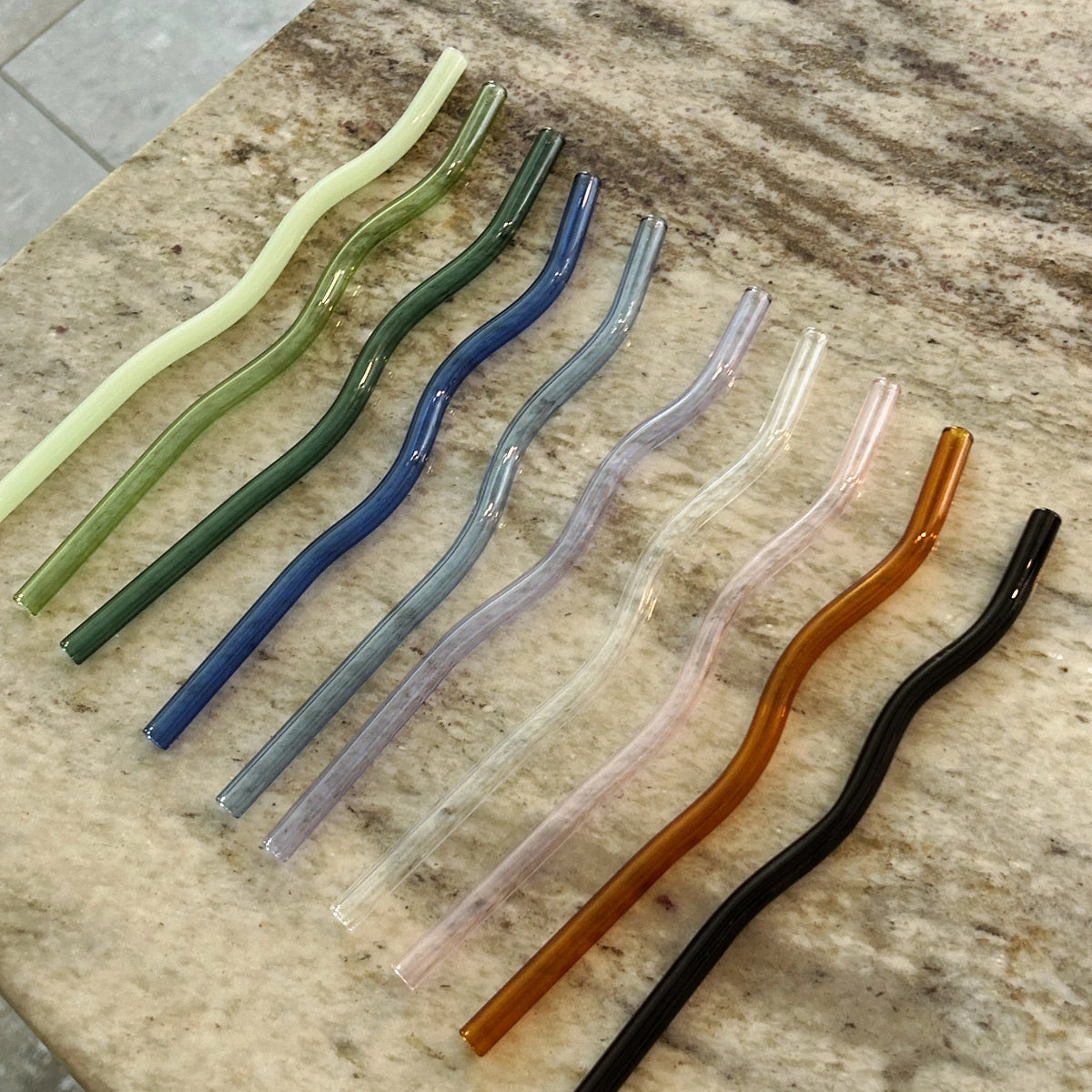 Paille en verre torsadée