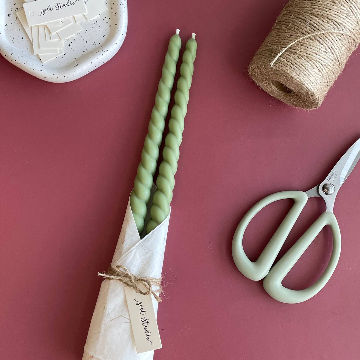 Ensemble de bougies torsadées